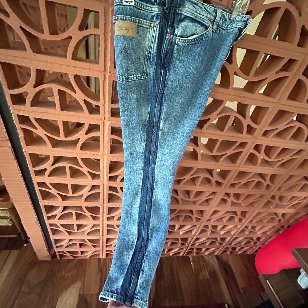 Really Nice Wrangler Jeans with Stripe